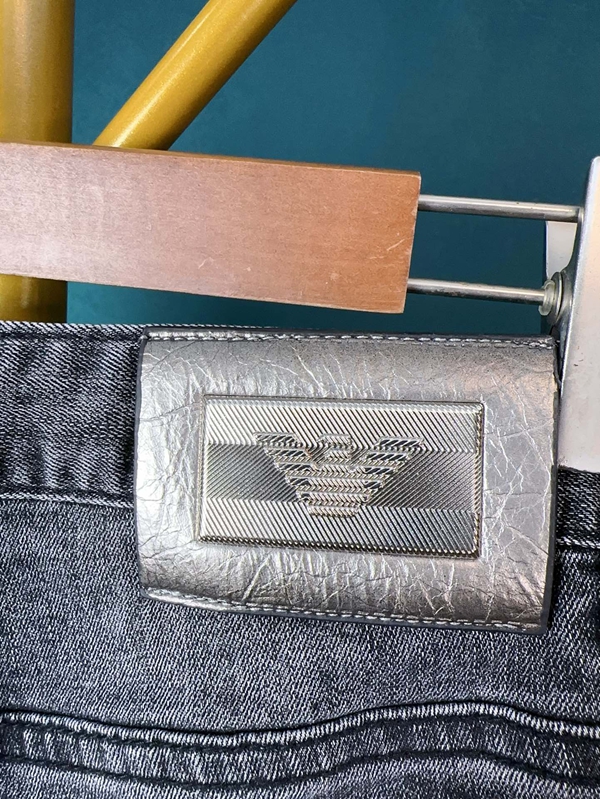 ブランドジーンズ着用イメージ